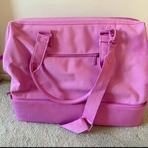 RARE BEIS LUGGAGE BERRY FULL SIZE WEEKENDER SOLD OUT LIMITED EDITION